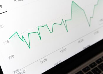 Naiknya Suku Bunga Acuan